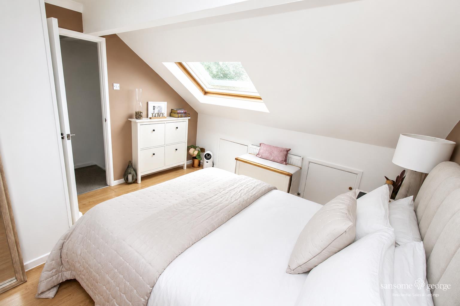 Lamorna Crescent, Tilehurst, Reading